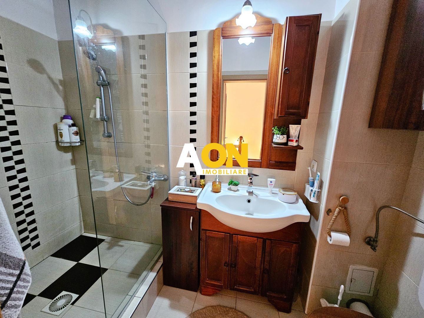 Casa tip insiruit, 3 camere, mobilata, utilata, 148 mp teren, Centru - Poză 17