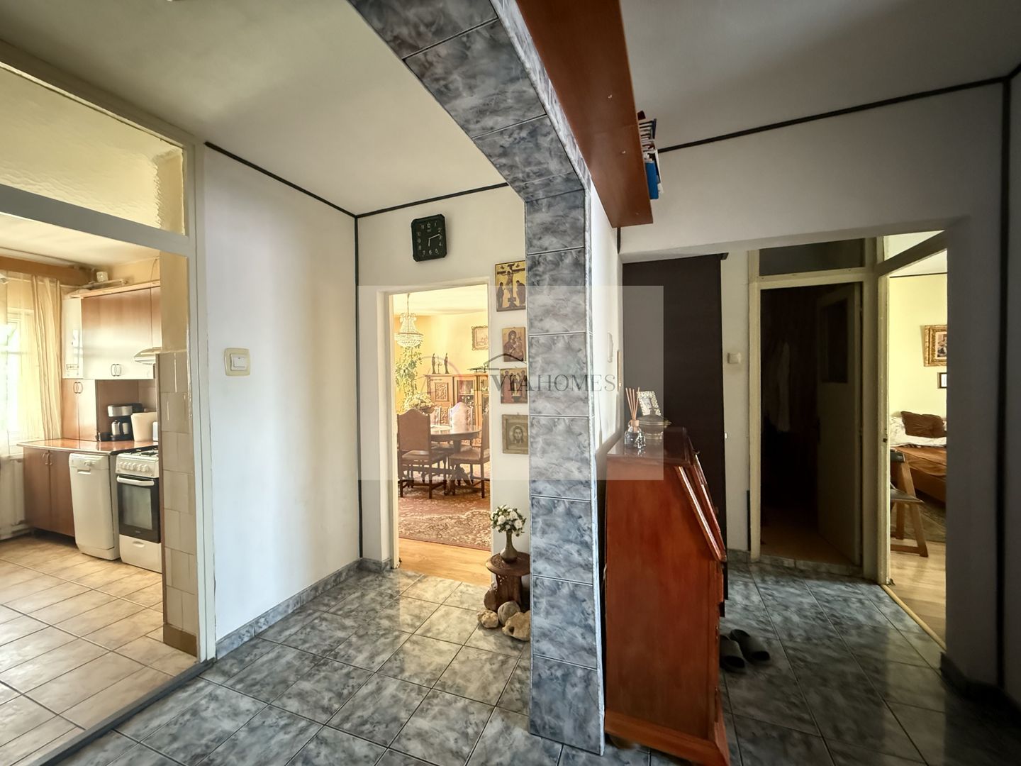 Apartament spatios cu 4 camere/ balcoane /zona str. Bucuresti, Marasti - Poză 2