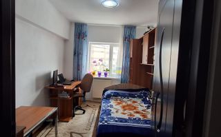 Apartament cu 3 camere de vânzare in Cetate - Poză 3