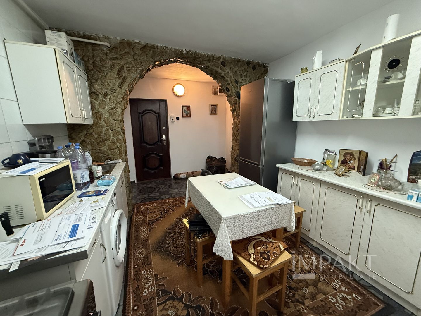 Apartament 2 Camere decomandate, etaj intermediar, zona Primaverii - Poză 2