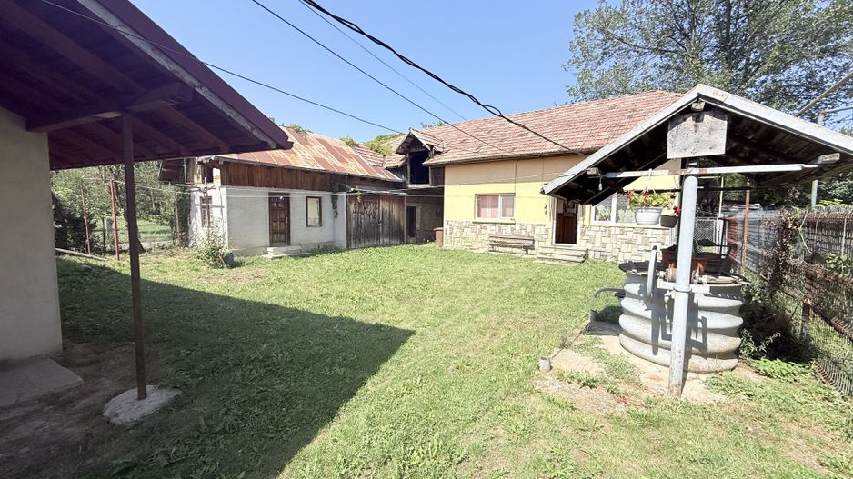 Casa interbelică cu arhitectură deosebită+Anexa și teren 1570 mp - Poză 2