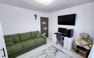 CUG 3 camere Renovat - mobilat - bloc 1986 - Loc parcare - Poză 2