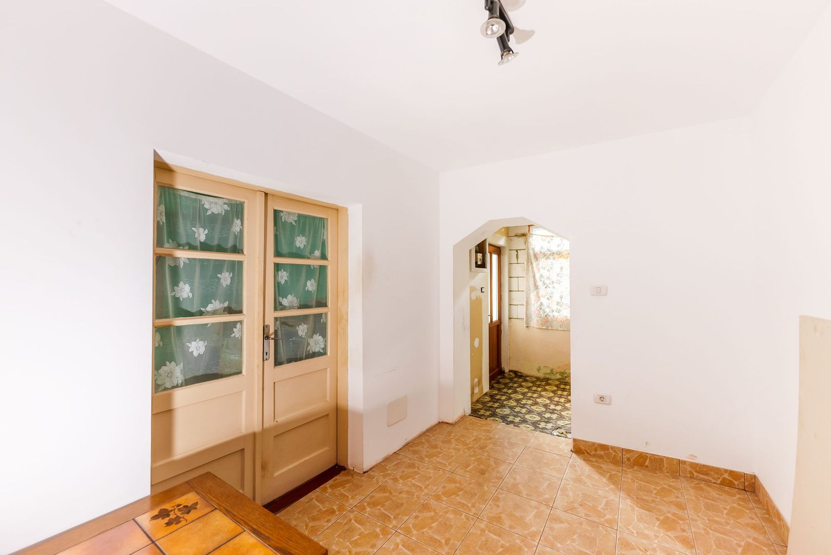 Casă cu teren generos în Gai - Poză 4