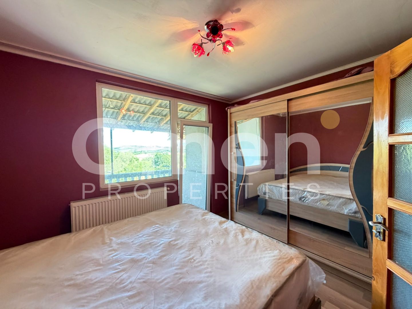 Apartament cu 3 camere | pe 2 niveluri | cu garaj | zona centrala | sat Arinis - Poză 4