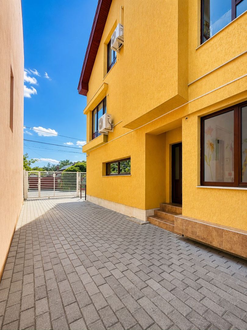 Bucovina–Mehala | 15 camere | 728 mp teren | Proprietate multifuncțională - Poză 3