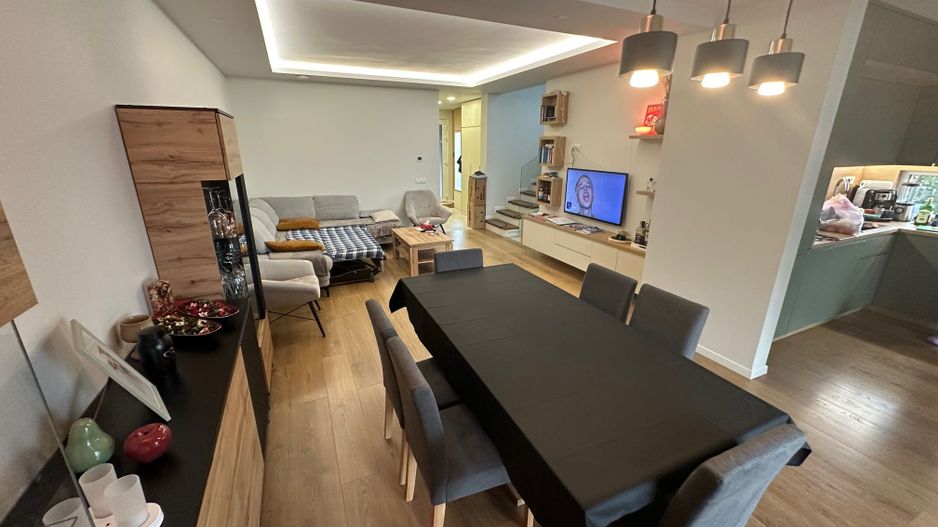 Duplex deosebit cu garaj și subsol - Poză 2