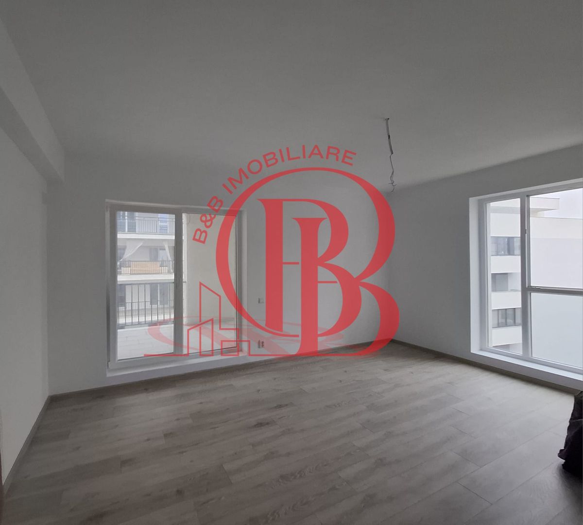 Apartament 3 camere FINALIZAT 100mp Loc parcare inclus - Poză 2