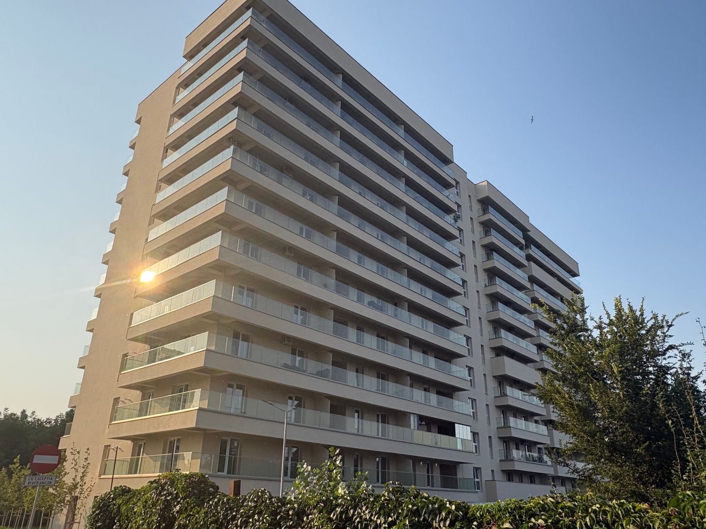Apartament cu 3 camere 2 băi - Lacul Morii. Vedere lac. - Poză 2