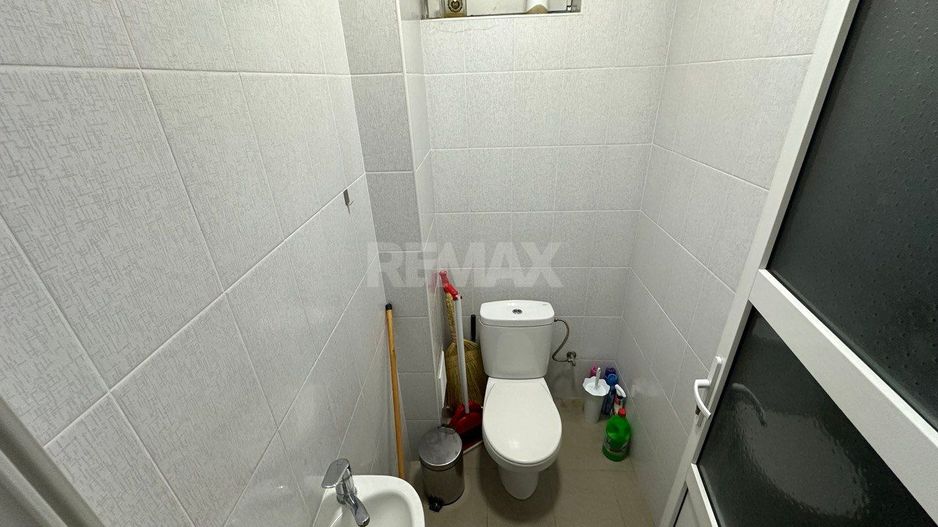 De Vânzare Clădire comercială cu depozit și parcare tiruri. 17 ari. - Poză 16
