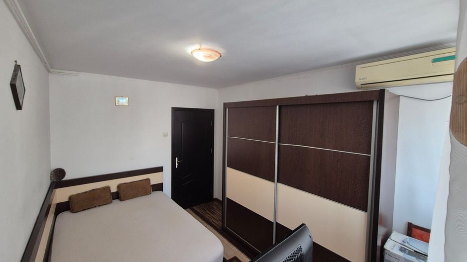 Ap 3 camere Titan - Piata Miniș mobilat/utilat - Poză 4