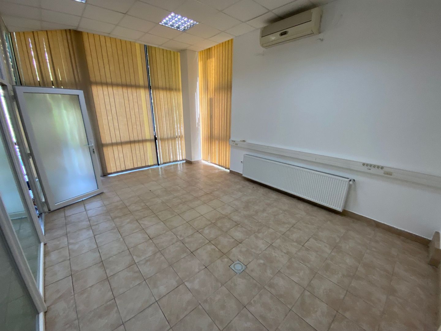 Cladire de birouri zona Olimpia Stadion  suprafață 1.100 mp - Poză 3