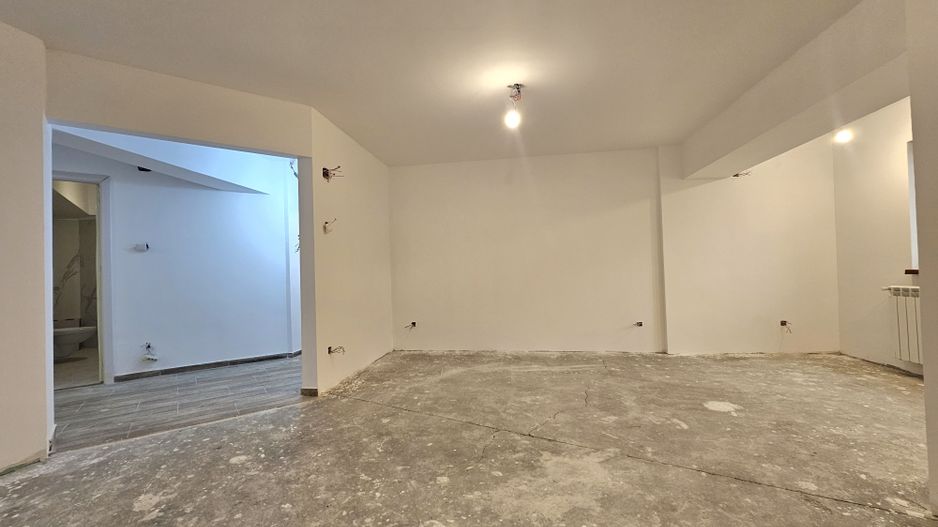 Apartament 3 camere de vânzare – Zona Boema, 98 mp Complet renovat - Poză 1