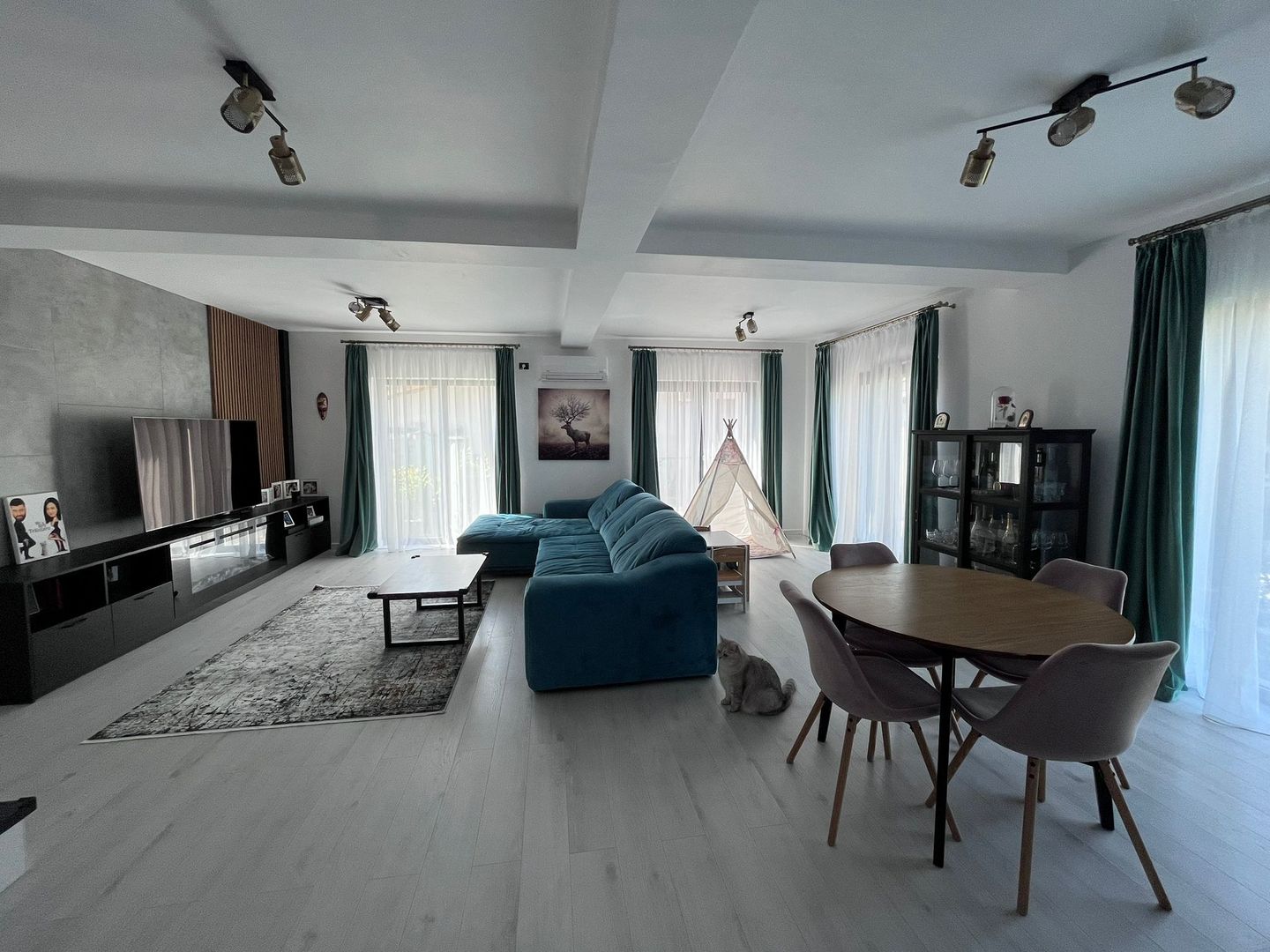 VILA DE LUX CLINCENI - Poză 1