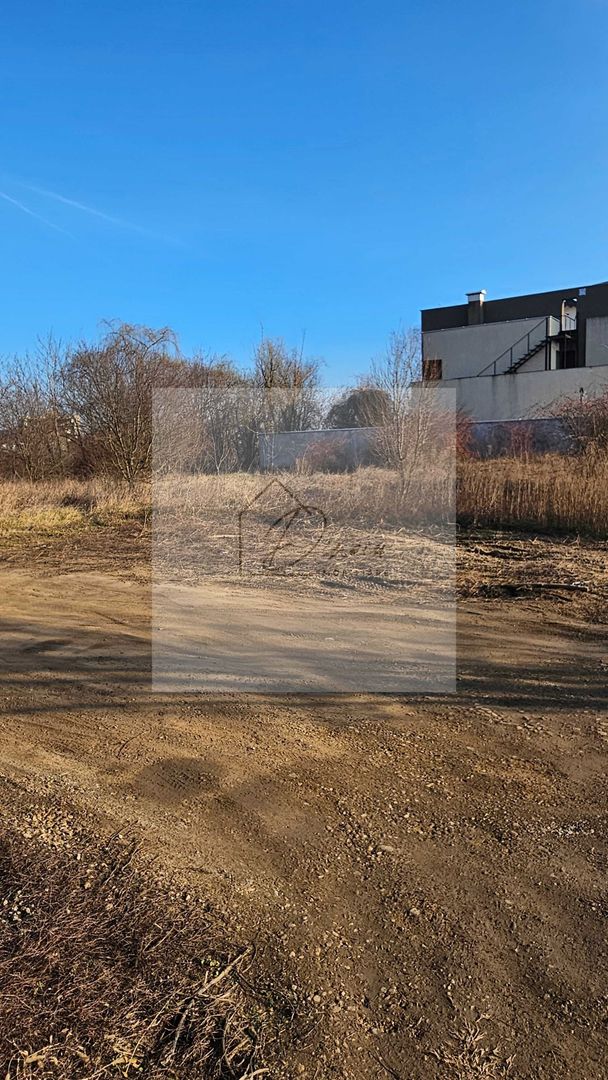 Teren Campul Pipera 425 mp plus 68 mp cota drum pentru constructie - Poză 2