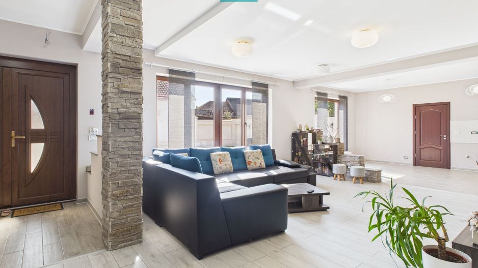 Casă modernă cu 2 corpuri, 5 camere în Pecica - Poză 3