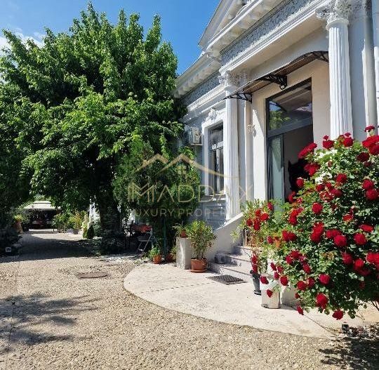 P+M (1000mp), curte (1750mp), 70 incaperi, 35 camere Unirii, multiple destinatii - Poză 1