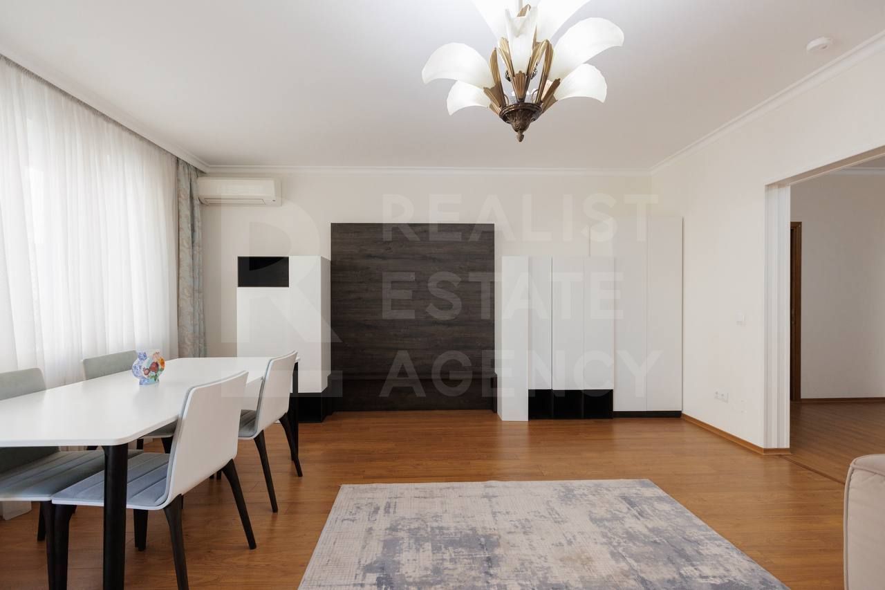 Chirie, apartament cu 4 camere, str. Petru Movilă, sectorul Centru - Poză 2