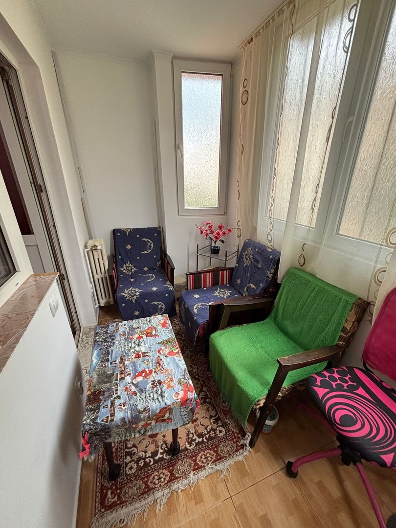 Apartament cu 3 camere de vanzare în Cugir - Poză 4