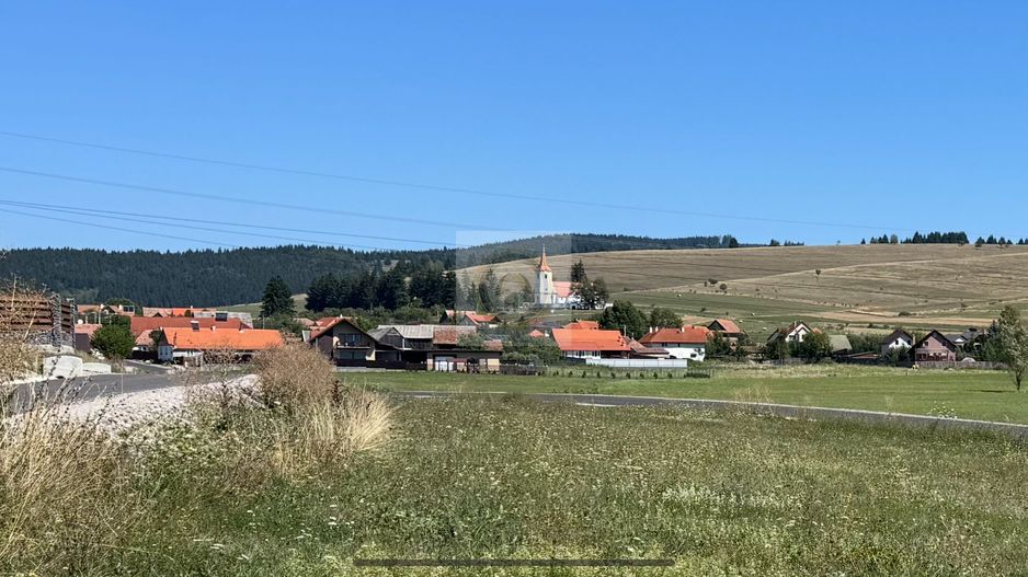 Terenuri intravilane de vânzare în Leliceni, pe dealul Hovaș - Poză 1