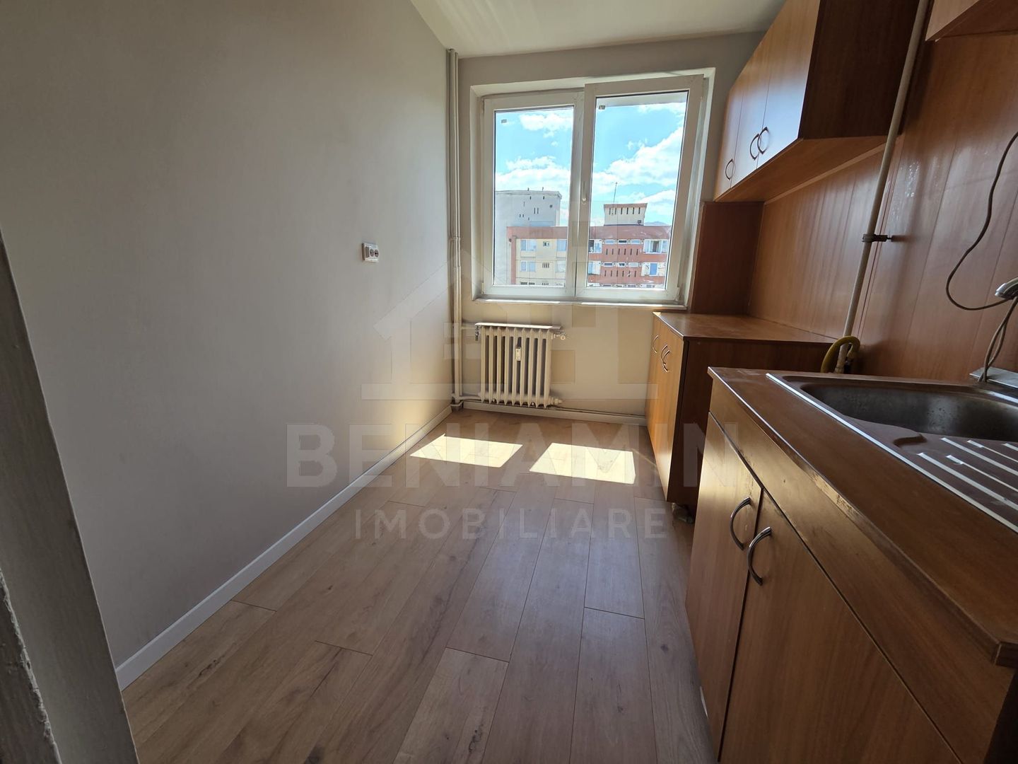 2 Camere-52mp-Balcon-Lift Nou-Anvelopat-Zona-Garii-Renovat - Poză 6