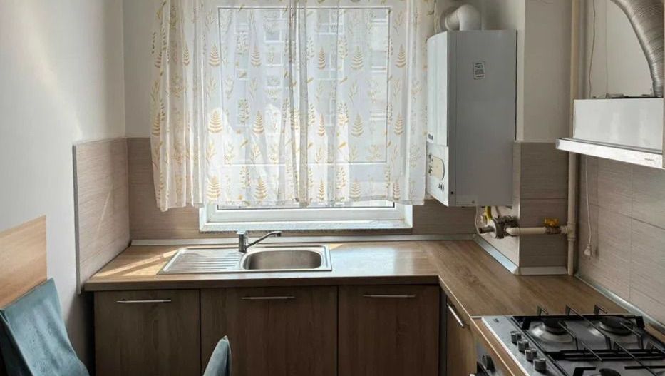 2 camere luminos cu parcare și boxă deal pentru locuire sau investiție - Poză 9