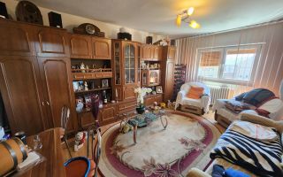 De vanzare apartament 2 camere, zona Sub stadion - Poză 1