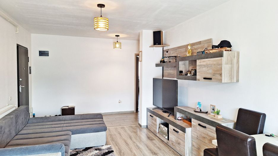 Ghimbav, intrare dinspre Brasov, apartament 3 camere mobilat, 125500 euro - Poză 8