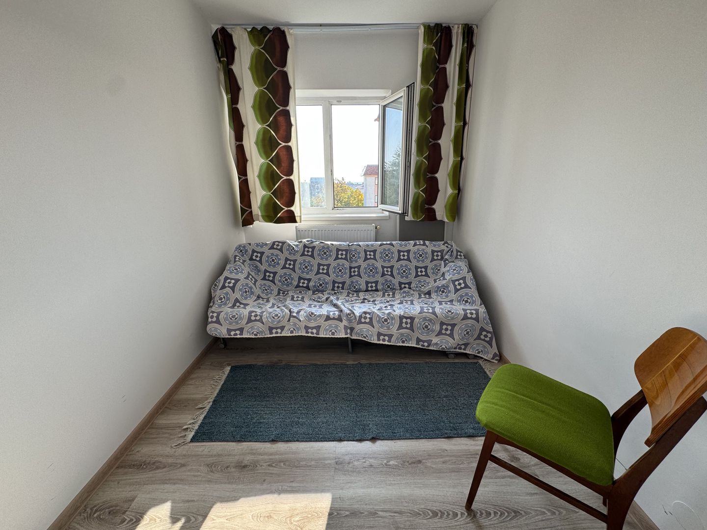 Apartament 3 camere 60 mp bloc 1980 central Filipesti de Padure! - Poză 9