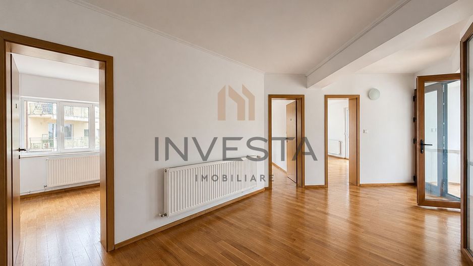 Vila spatioasa cu 15 camere de inchiriat in zona Andrei Muresanu - Poză 19