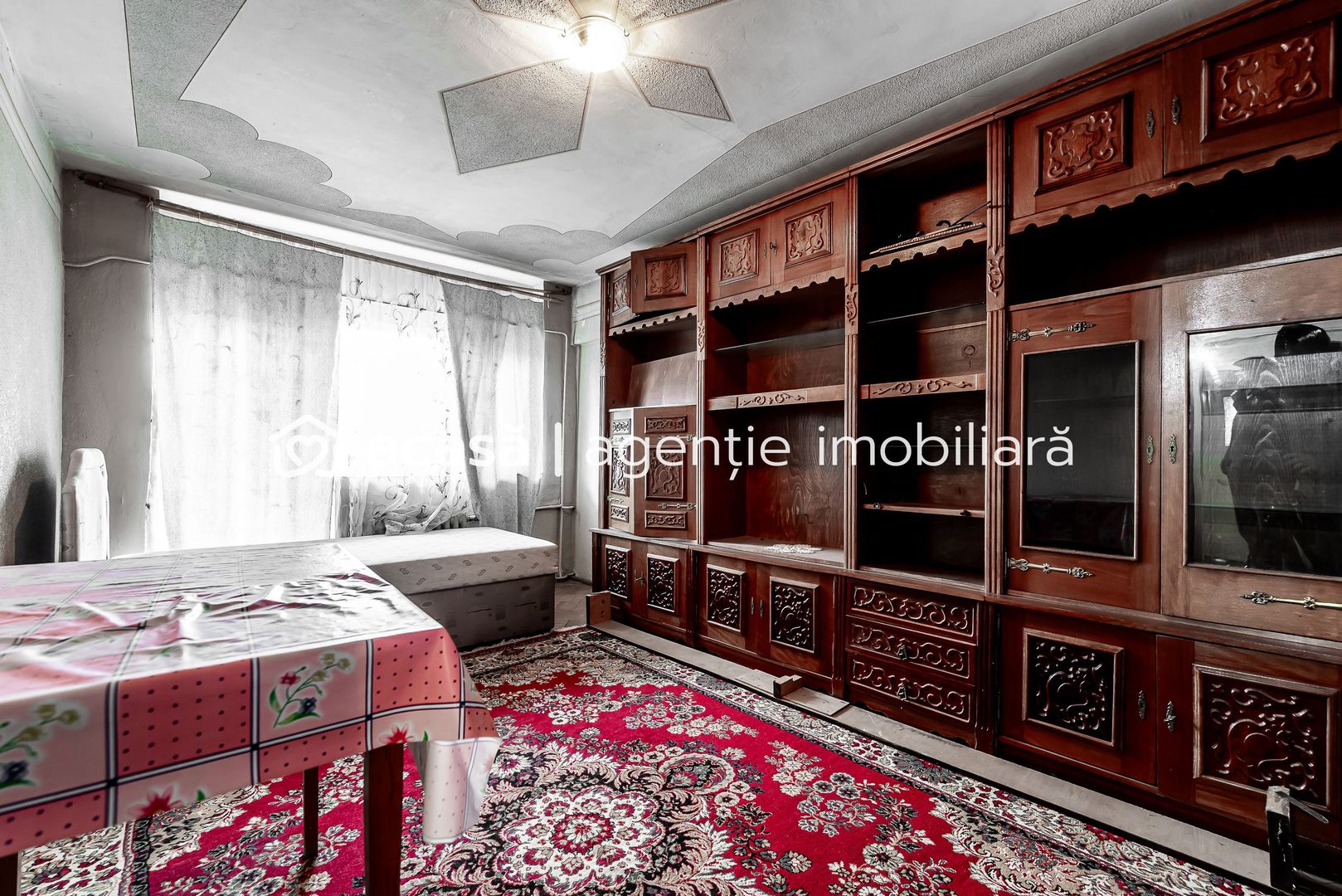 Apartament spatios in centrul orasului Chisineu Cris - Poză 1