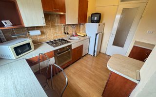 2 camere decomandat etaj 2 zona Sagului - CENTRALA PROPRIE - Poză 1