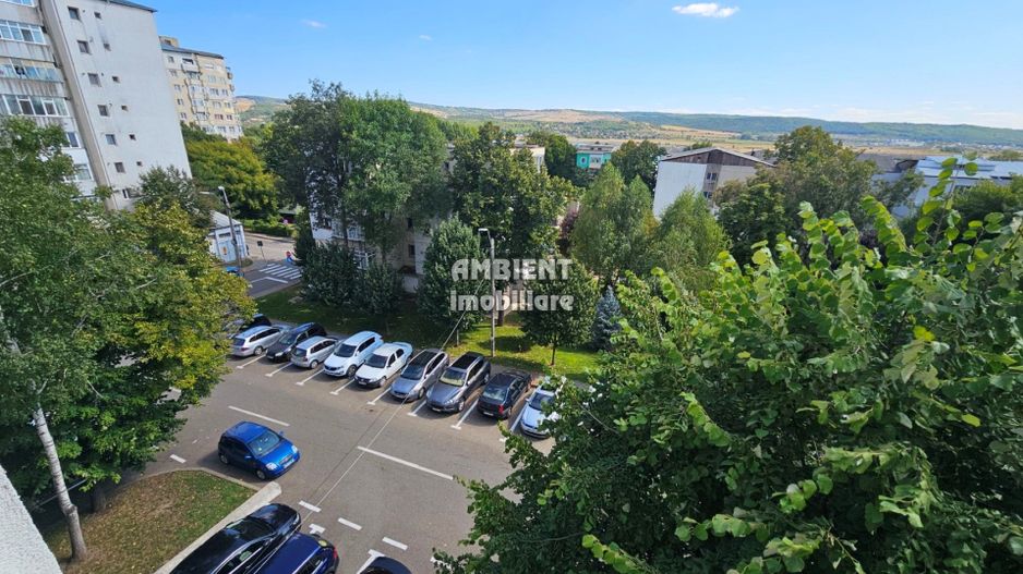 Apartament cu 4 camere, etaj 3, nerenovat, zona ULTRACENTRALA; - Poză 2