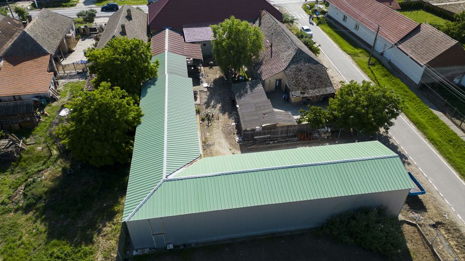 Clădire cu 5 camere cu teren și hală în Cenad - Poză 23
