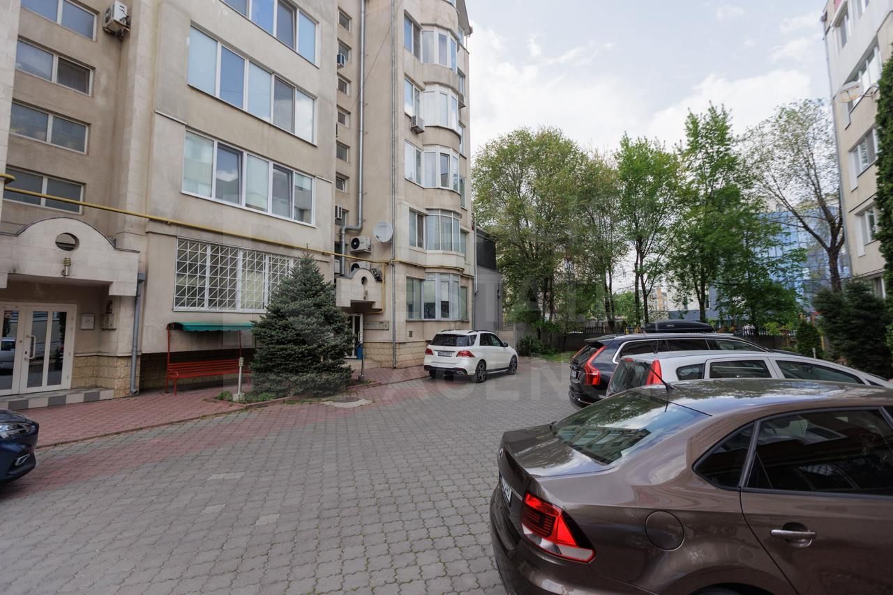 Vânzare, 3 dormitoare + living, str. Vasile Alexandri, Centru - Poză 2