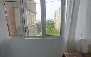 Apartament 3 Camere UMF - 450 euro - Poză 10