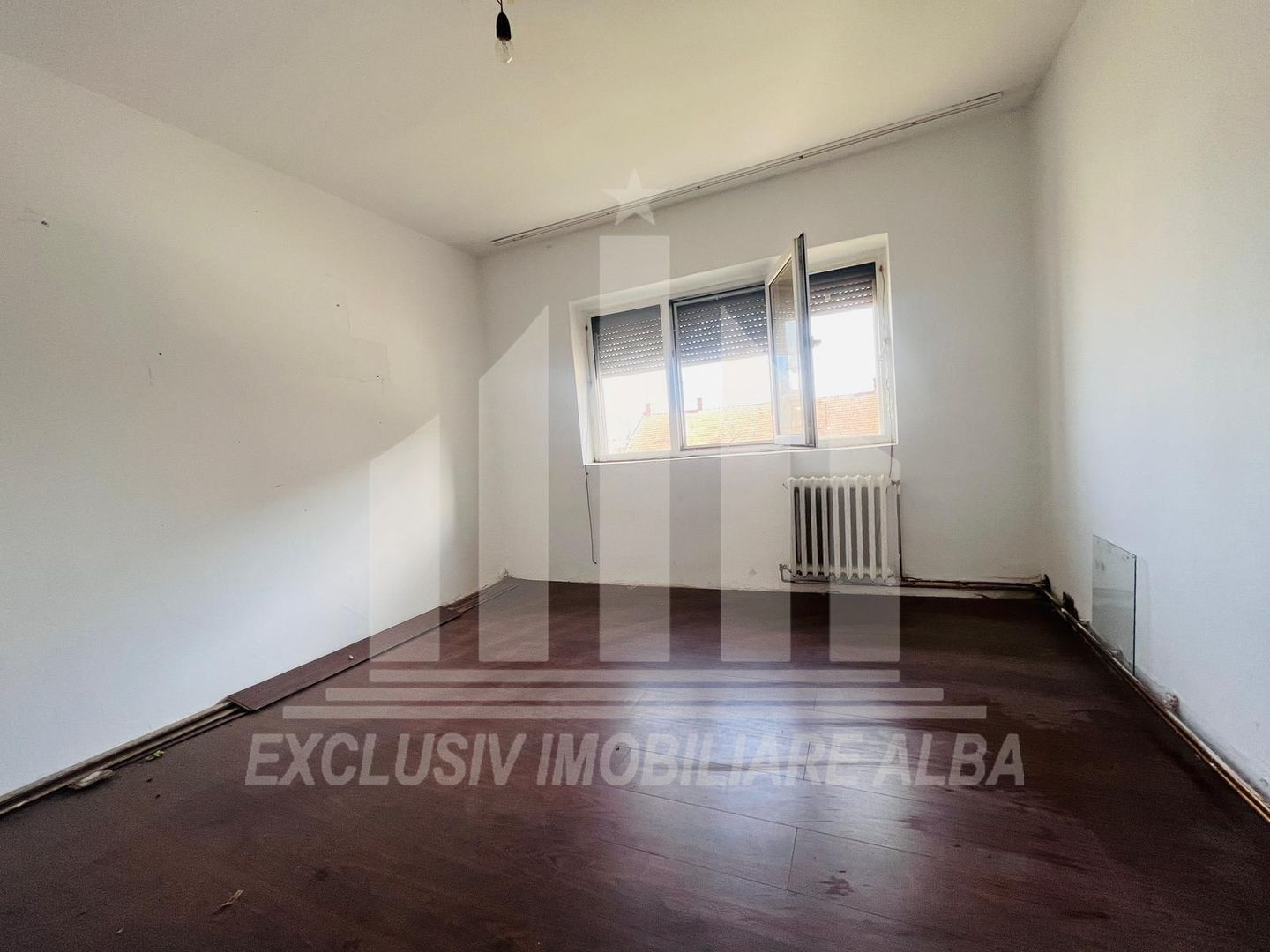 Apartament cu 2 camere decomandate la etajul 1, Santimbru - Poză 4