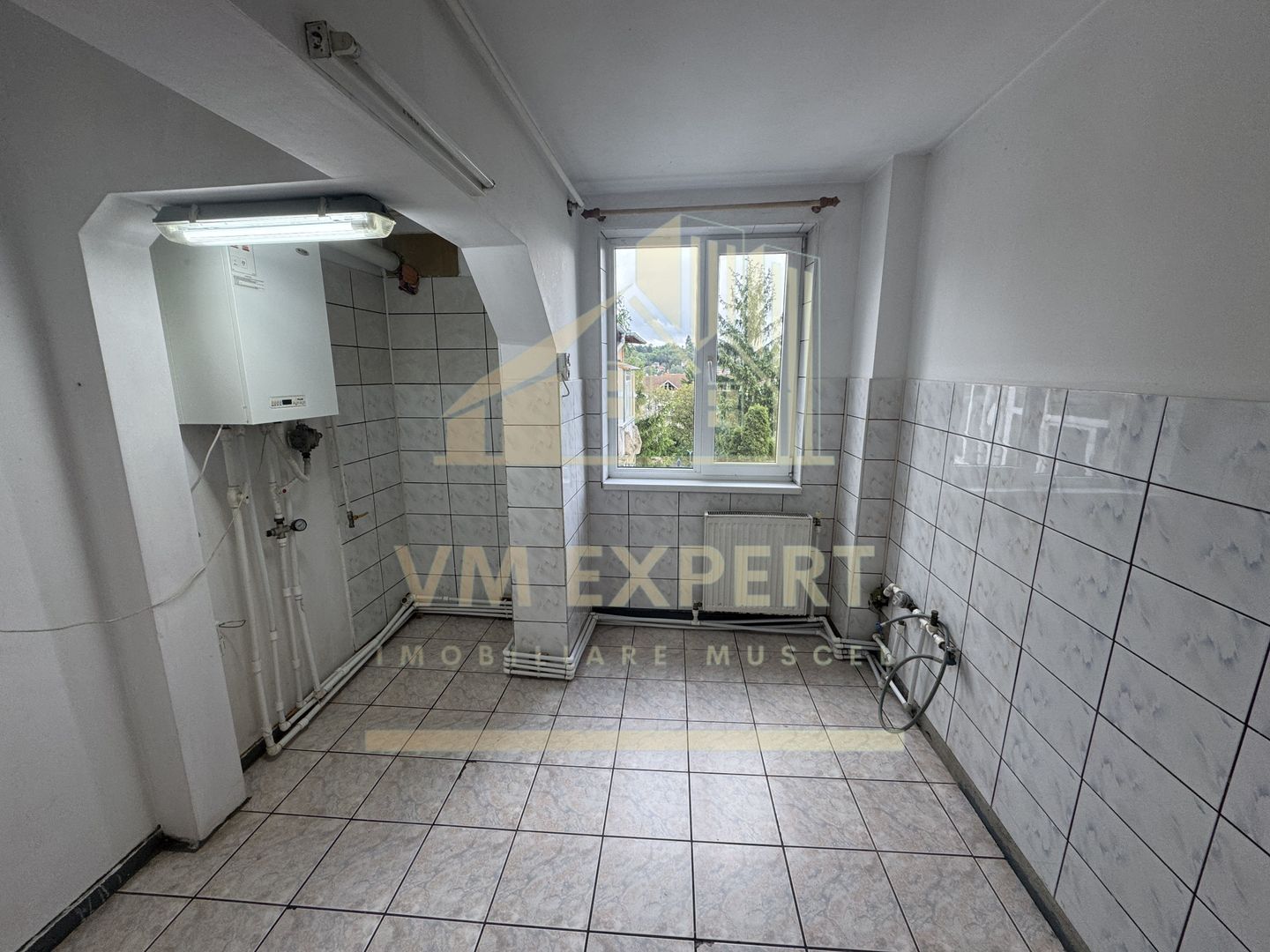 APARTAMENT 3 CAMERE ETAJ 4 CAMPULUNG VISOI - Poză 5