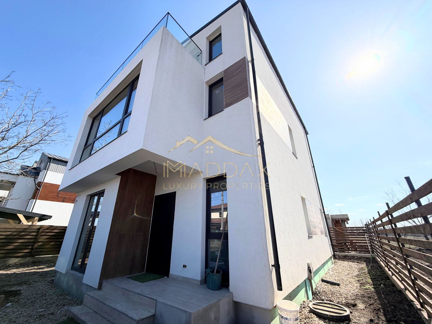 Vila cu 6 camere // 190mp // teren 300mp // Tunari - Poză 2