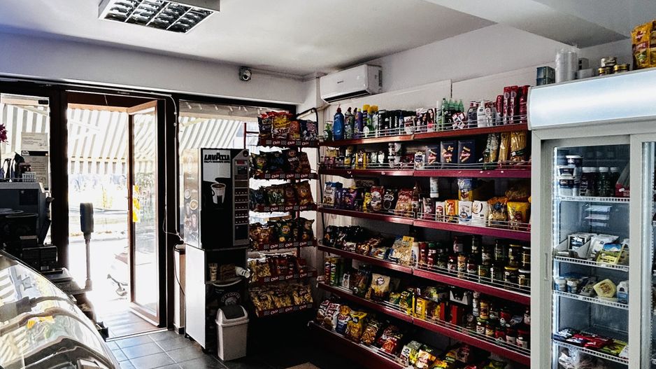 Spațiu comercial versatil cu terasă – potrivit pentru diverse afaceri - Poză 6