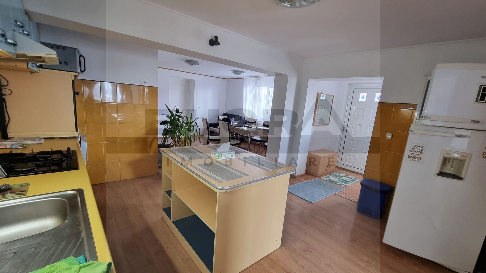 Casă spațioasă cu teren generos de 1000 mp in Dambul Rotund - Poză 6