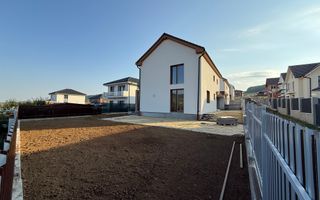 Case cu garaj Chinteni zona străzii Ana Aslan - Poză 3