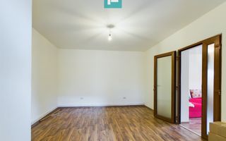 Casă cu 5 camere în Vladimirescu - Poză 15