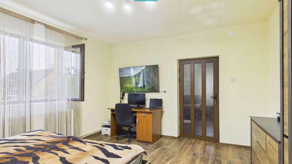 Casă cu 4 camere și teren de 5538 mp în Macea - Poză 11