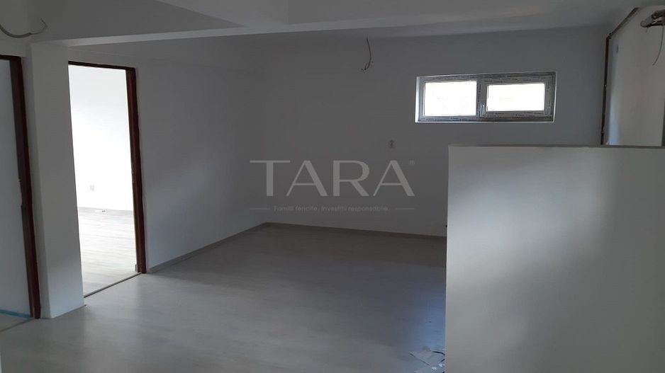 Apartament cu 3 camere de vânzare în Florești, zona Primăriei. - Poză 2