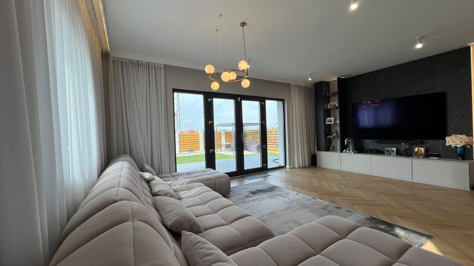 Vilă de Lux lângă Pădurea Balotești – Rafinament, Natură și Design Personalizat - Poză 8