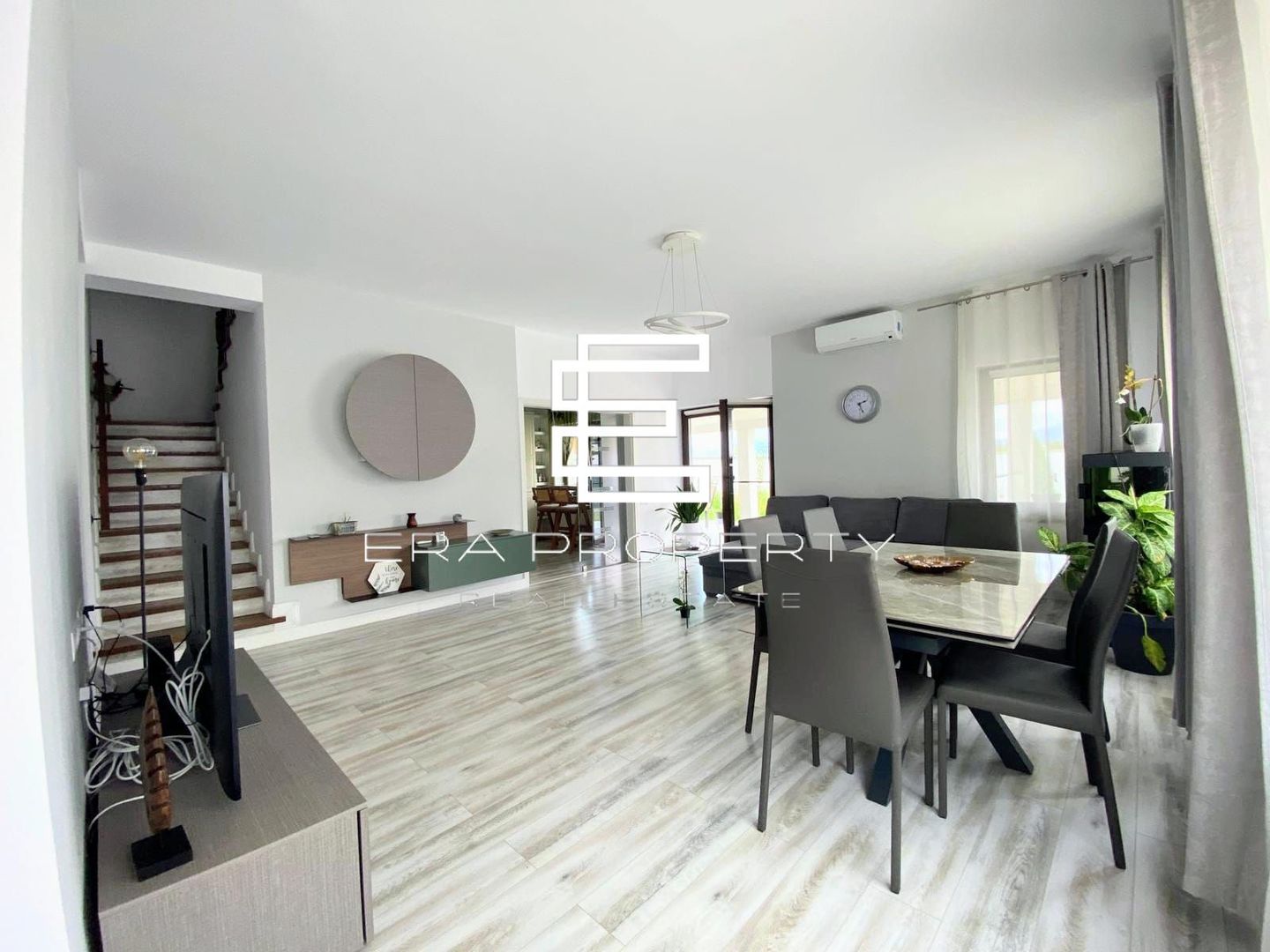 Casă single modern amenajata- panouri fotovoltaice –Cartierul Primaverii Sibiu - Poză 5