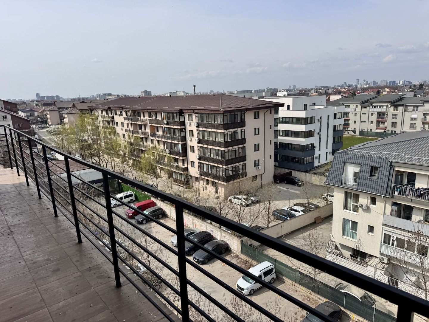 AP. 2 CAMERE, CENTRALA PROPRIE,LOC DE PARCARE, MOBILAT/UTILAT MODERN - Poză 8