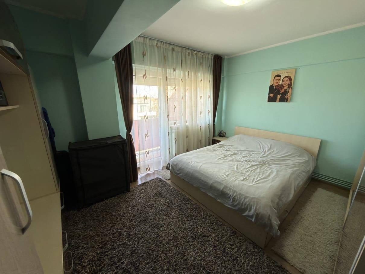 BRASADAS vinde ap 3 cam etaj 4/4 in Micro 17. - Poză 1