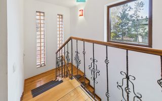 Casă spațioasă în Popești-Leordeni - Poză 17