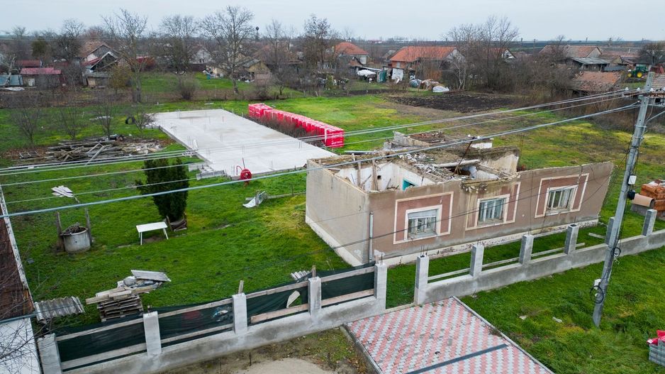 Teren intravilan cu fundatie inceputa si materiale - Poză 4